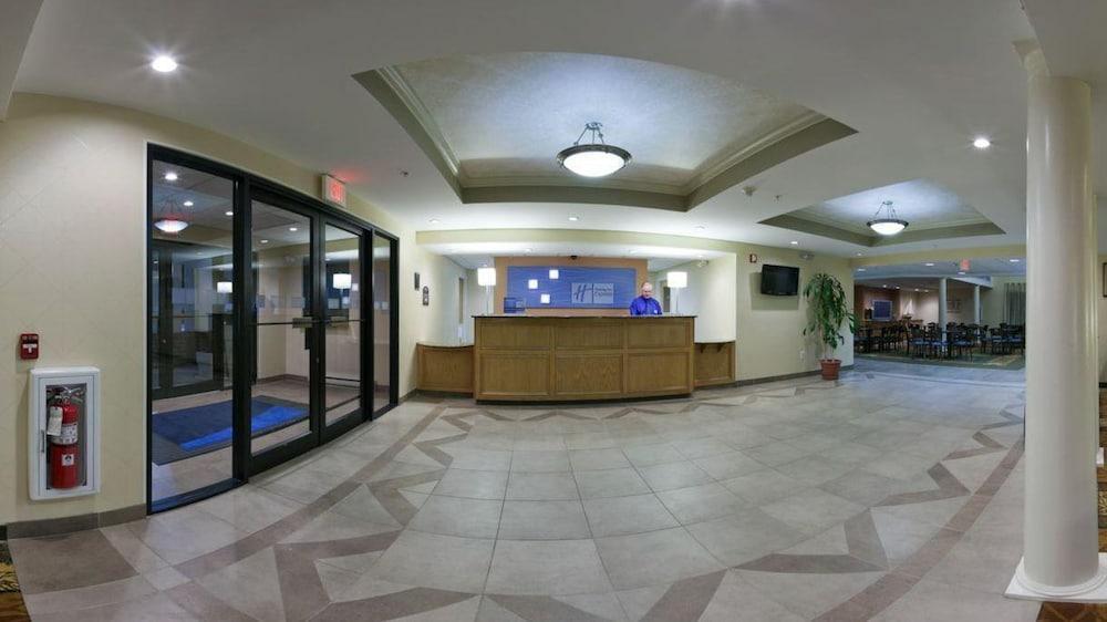 Holiday Inn Express & Suites Carneys Point - Pennsville By Ihg Екстер'єр фото