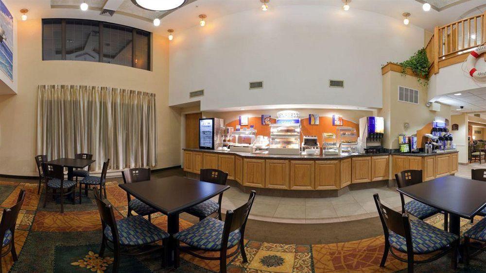 Holiday Inn Express & Suites Carneys Point - Pennsville By Ihg Екстер'єр фото