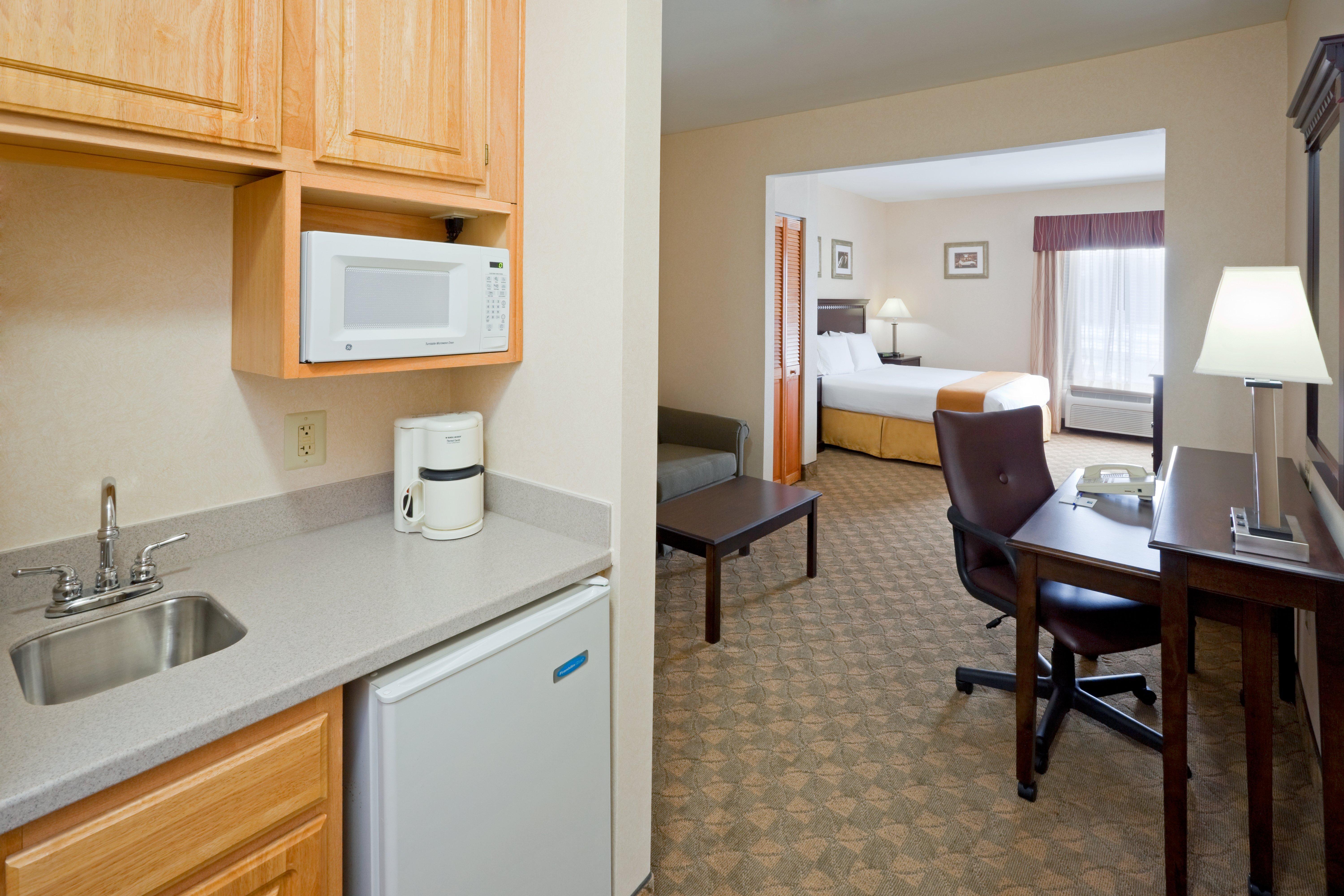 Holiday Inn Express & Suites Carneys Point - Pennsville By Ihg Екстер'єр фото