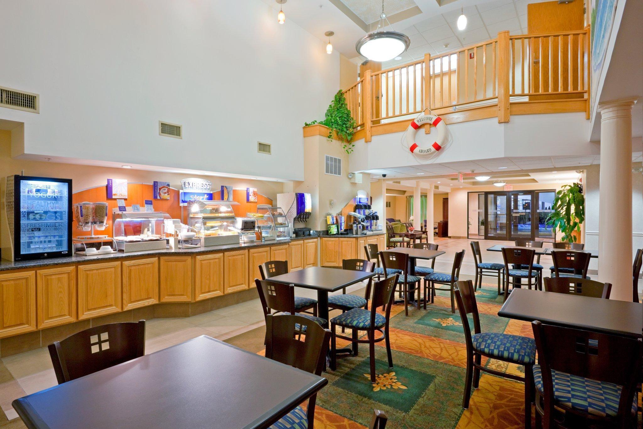 Holiday Inn Express & Suites Carneys Point - Pennsville By Ihg Екстер'єр фото