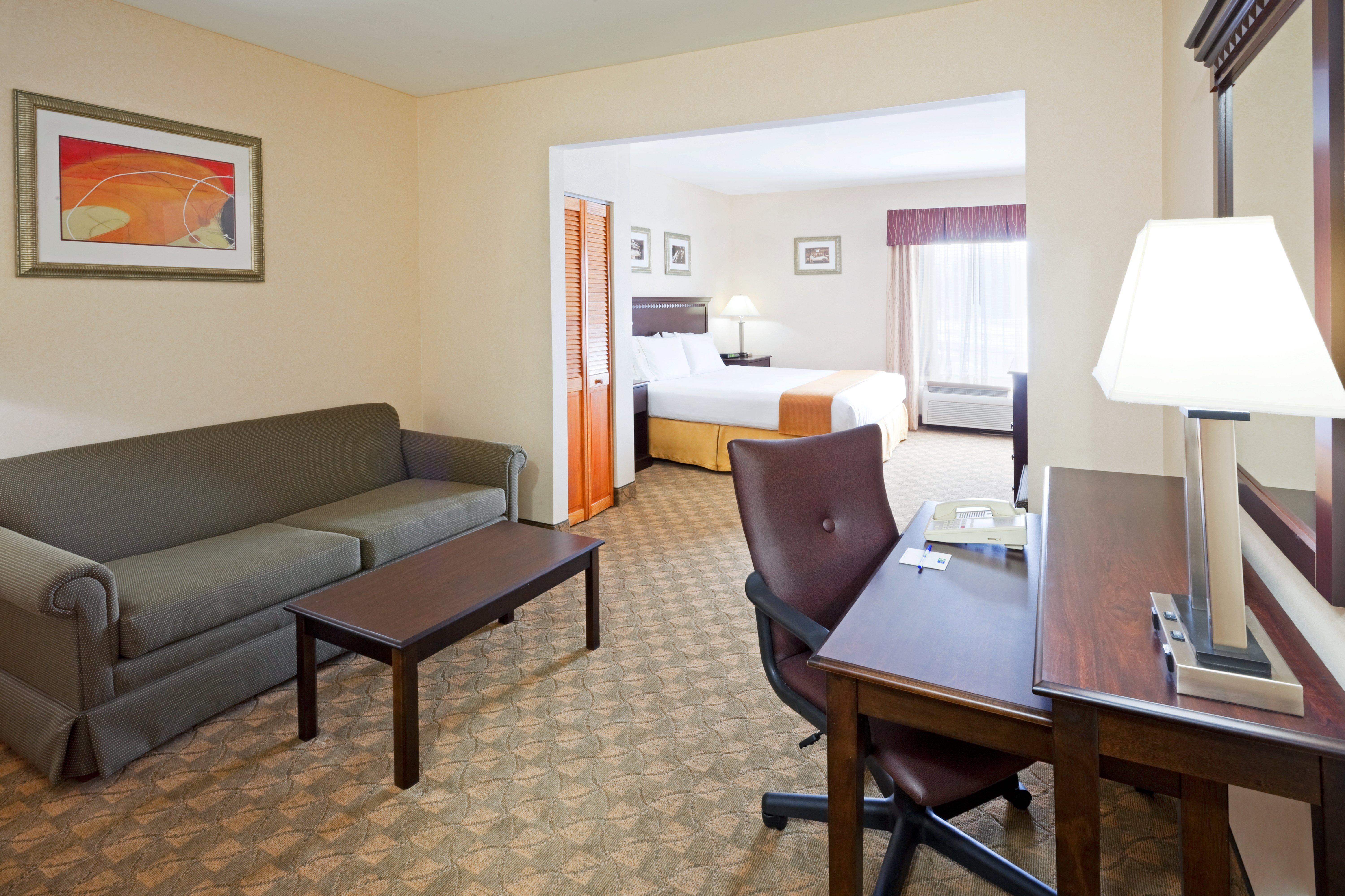 Holiday Inn Express & Suites Carneys Point - Pennsville By Ihg Екстер'єр фото