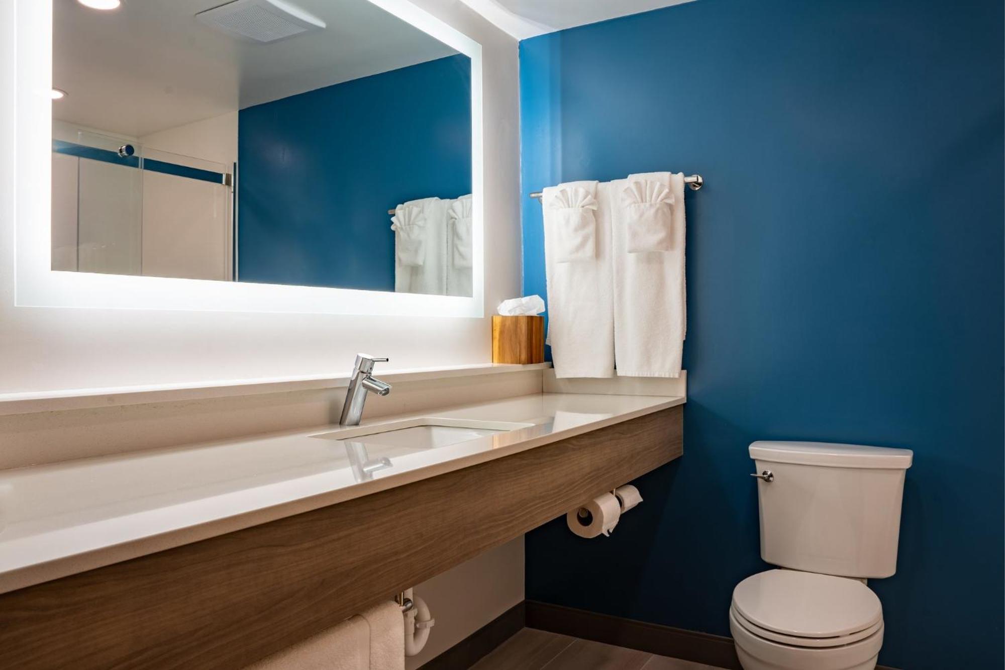 Holiday Inn Express & Suites Carneys Point - Pennsville By Ihg Екстер'єр фото