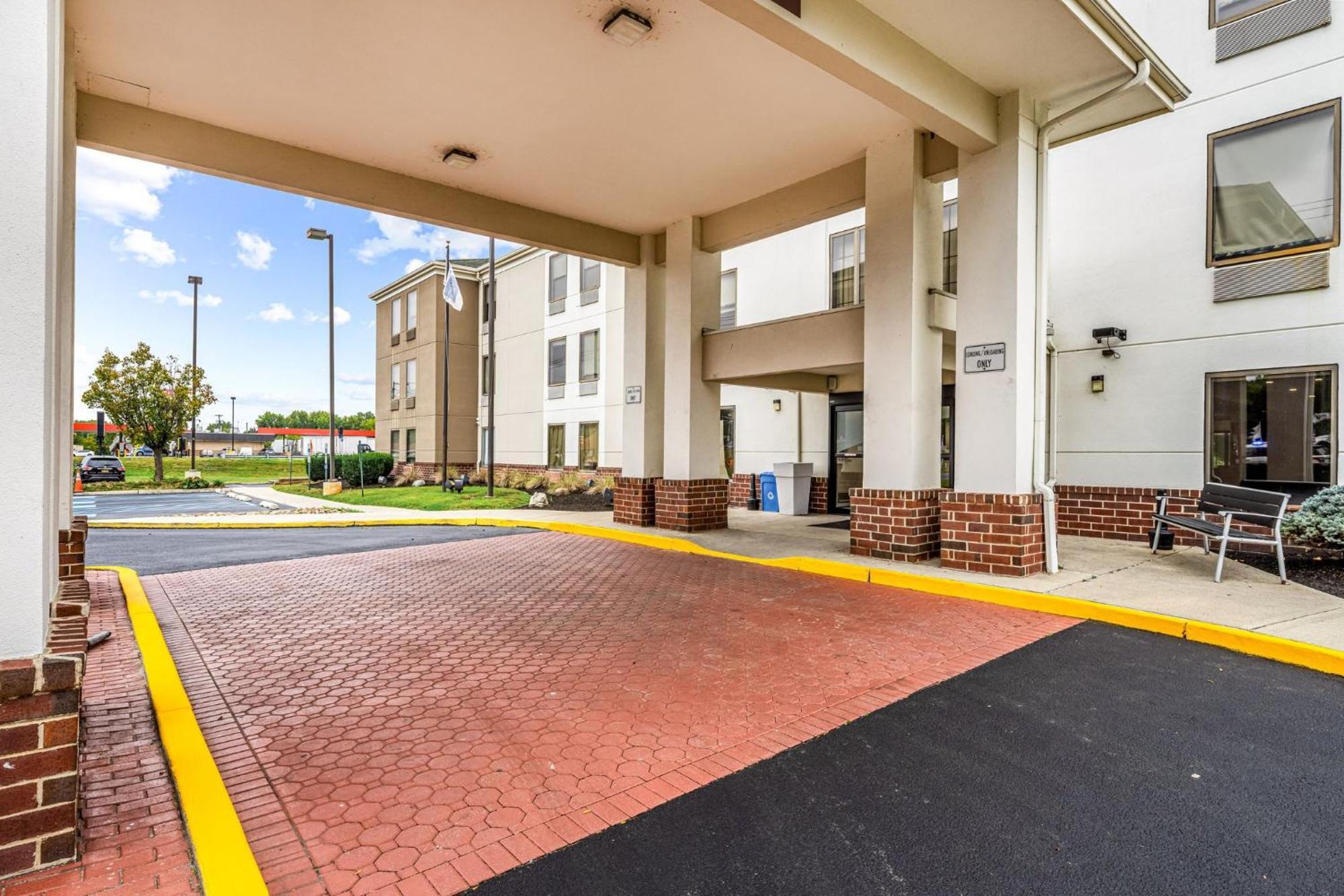 Holiday Inn Express & Suites Carneys Point - Pennsville By Ihg Екстер'єр фото
