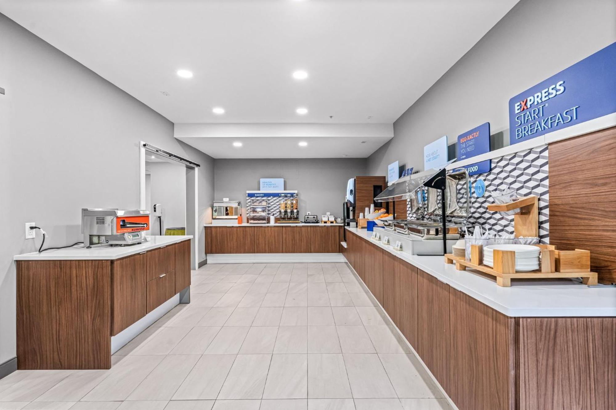 Holiday Inn Express & Suites Carneys Point - Pennsville By Ihg Екстер'єр фото