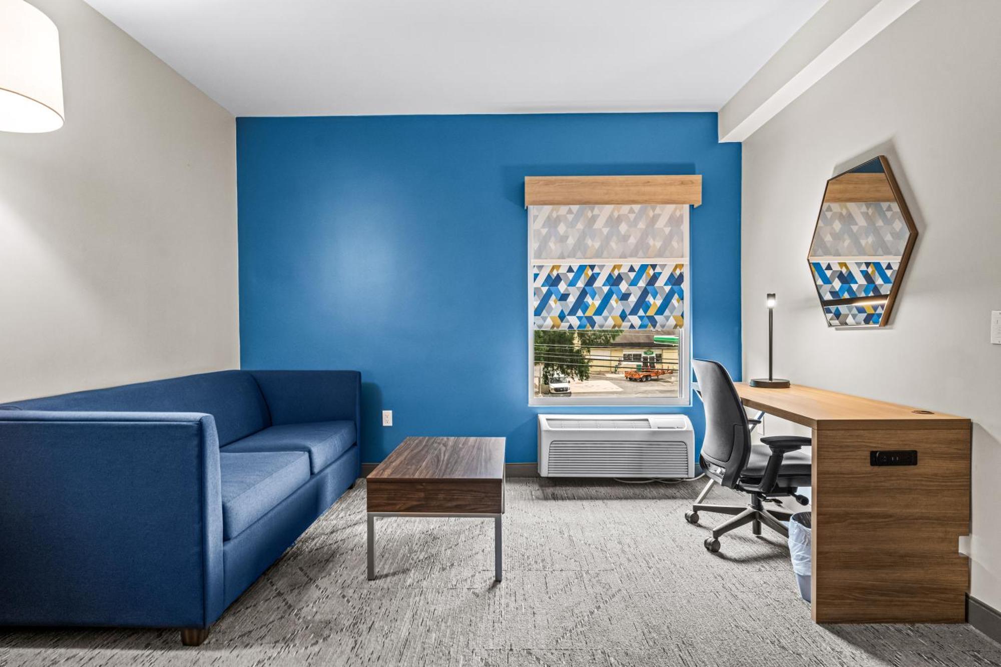 Holiday Inn Express & Suites Carneys Point - Pennsville By Ihg Екстер'єр фото